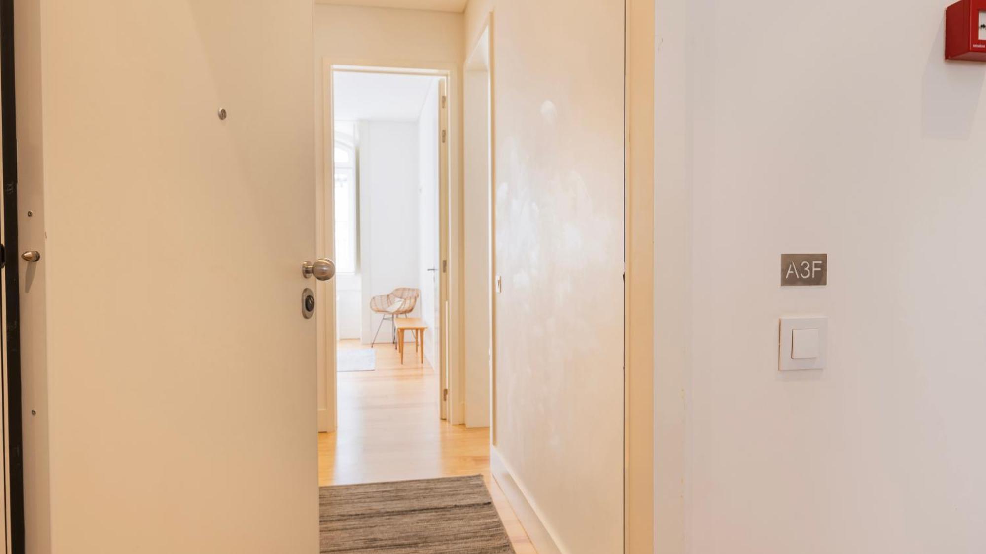 Downtown Sleek Apartment By Lovelystay Lisbon Exterior photo